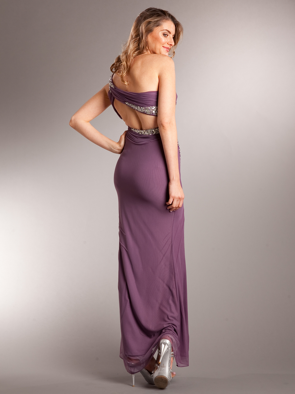 Elegant one-shoulder evening dress in solid color